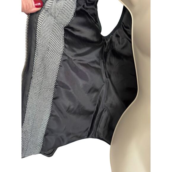 A New Day Women's Black and White Herringbone Puffer Vest Quilted Size XS - Picture 9 of 10
